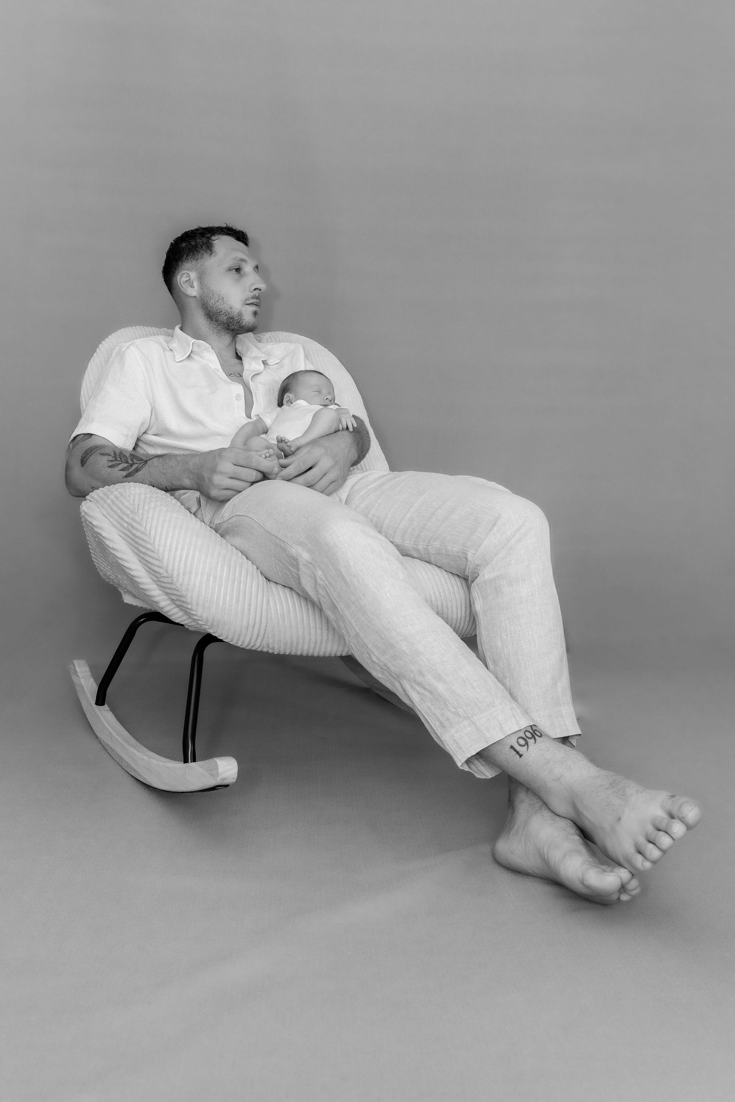 Photographie d'une famille & Nouveau-né pris par Horizon Studio - Photographie à Schleithal en Alsace.