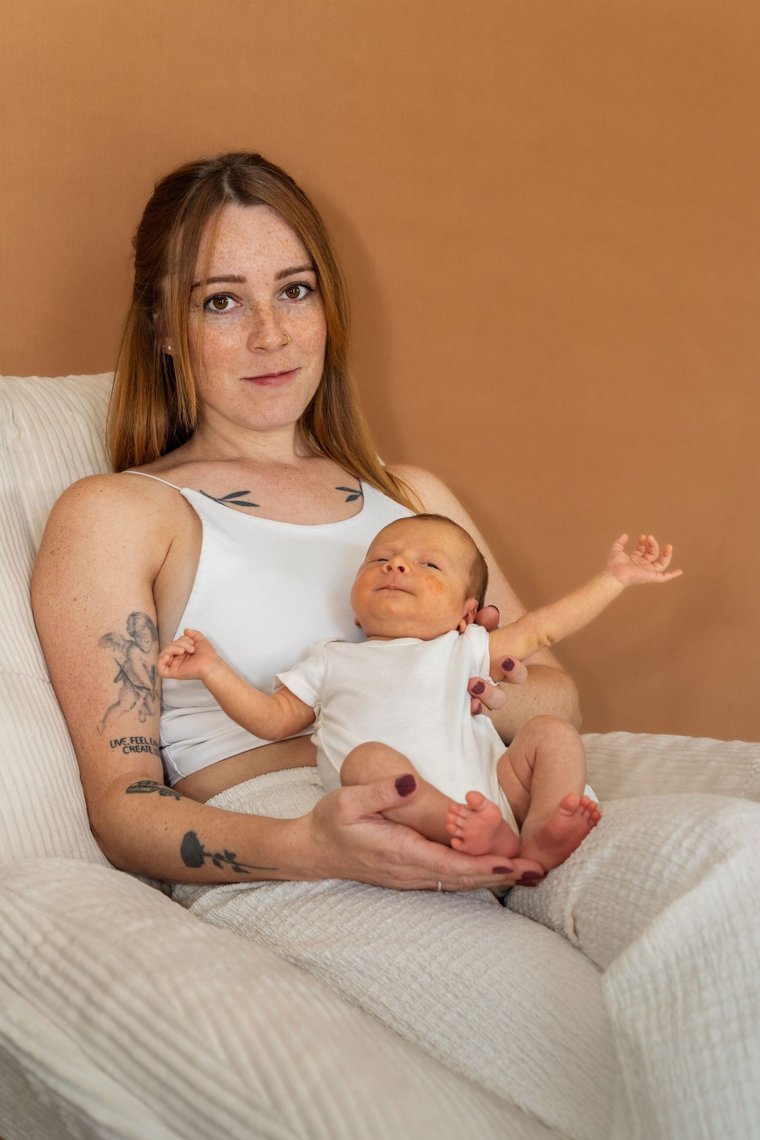 Photographie d'une famille & Nouveau-né pris par Horizon Studio - Photographie à Schleithal en Alsace.