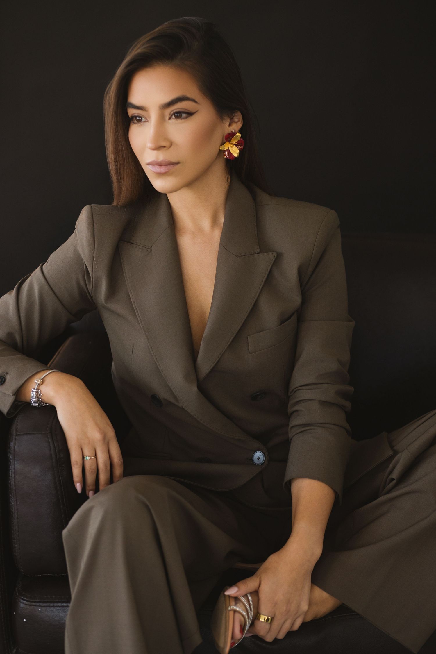 Karelys Ruiz | Retrato de Marca Personal y Esencia en Madrid. Fotografía de Autor y Dirección de Arte para revelar tu autoridad visual.
