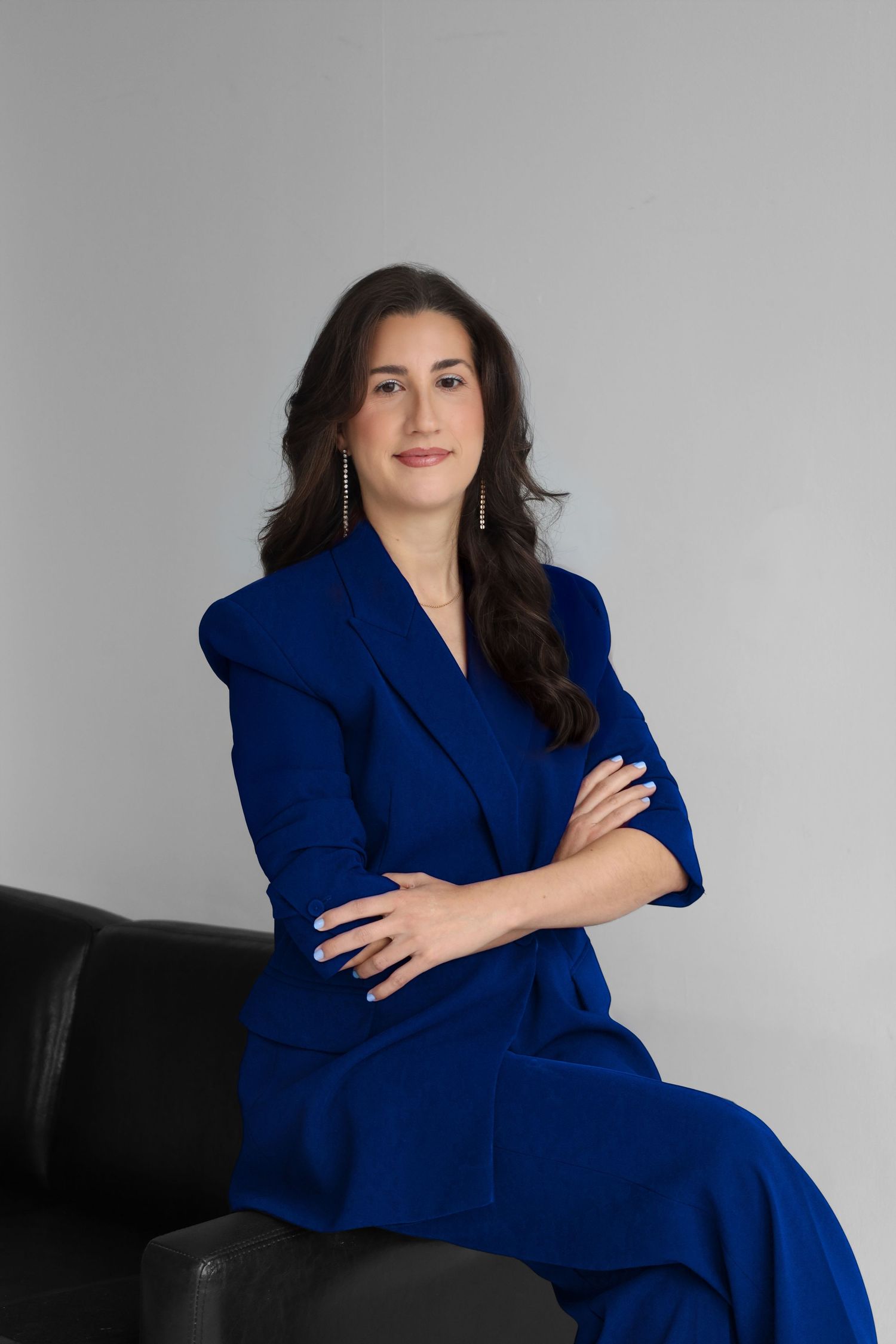 Karelys Ruiz | Retrato de Marca Personal y Esencia en Madrid. Fotografía de Autor y Dirección de Arte para revelar tu autoridad visual.