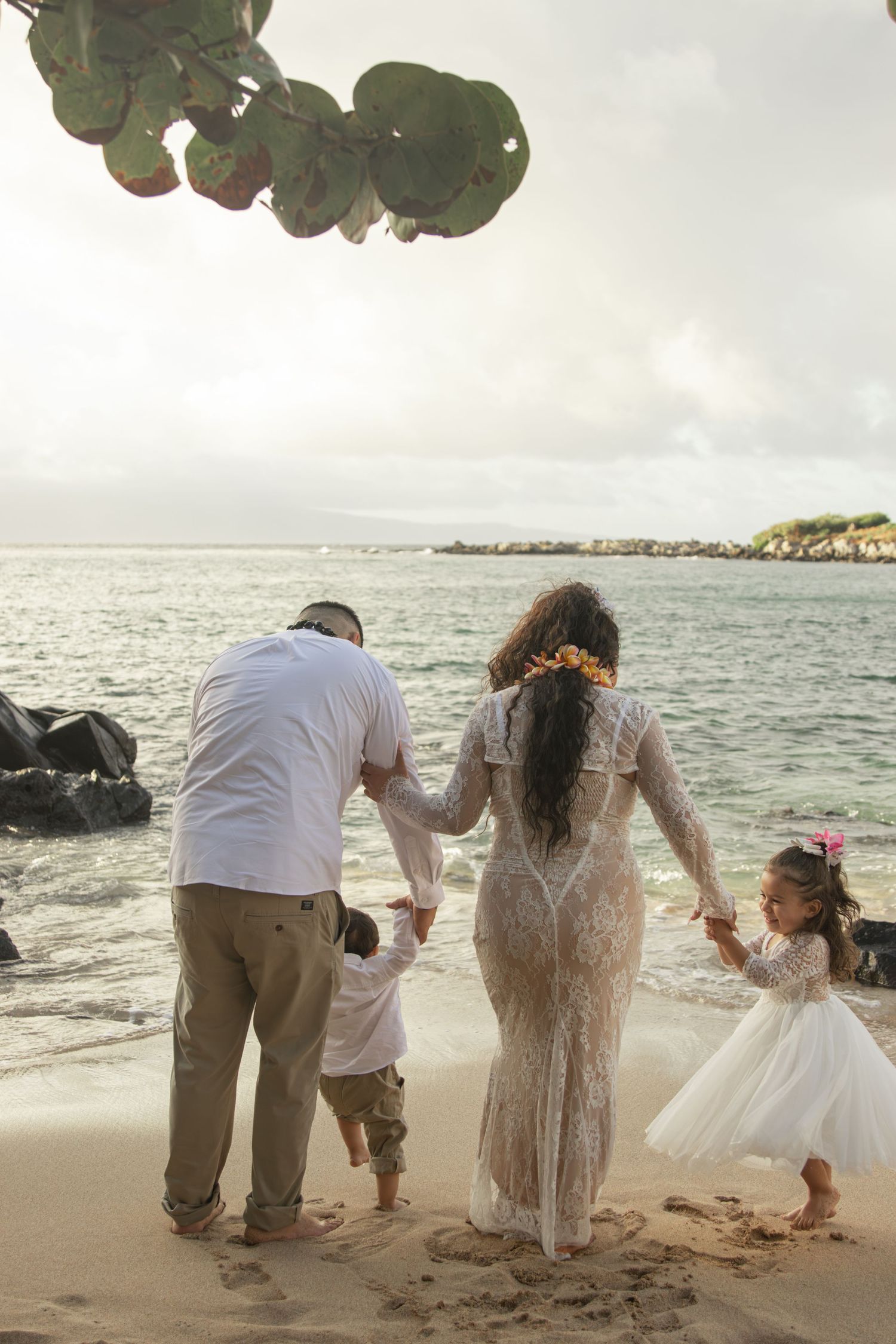 maui beach wedding photoshoot