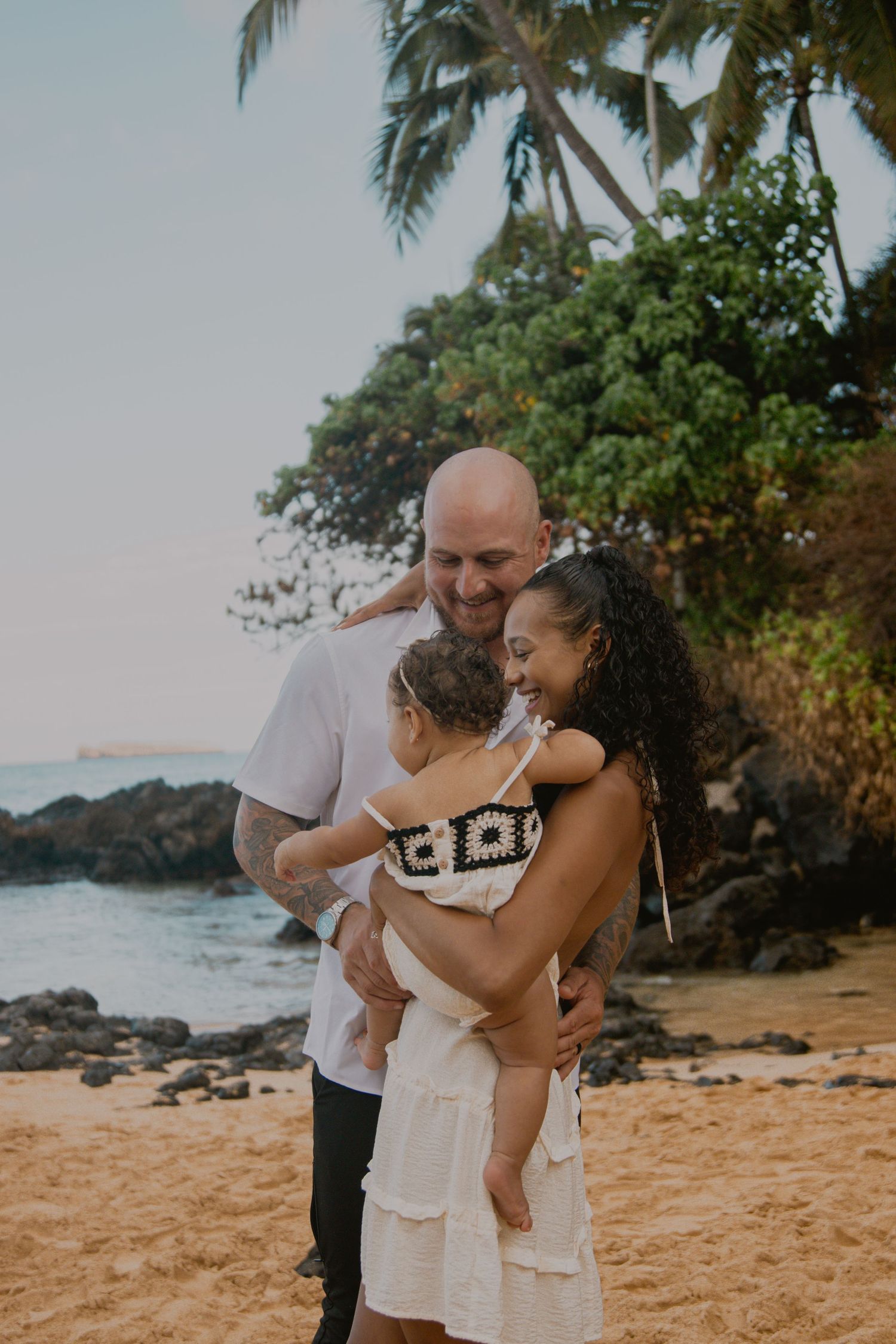 maui family photoshoot on a beachmaui family photoshoot on a beach
