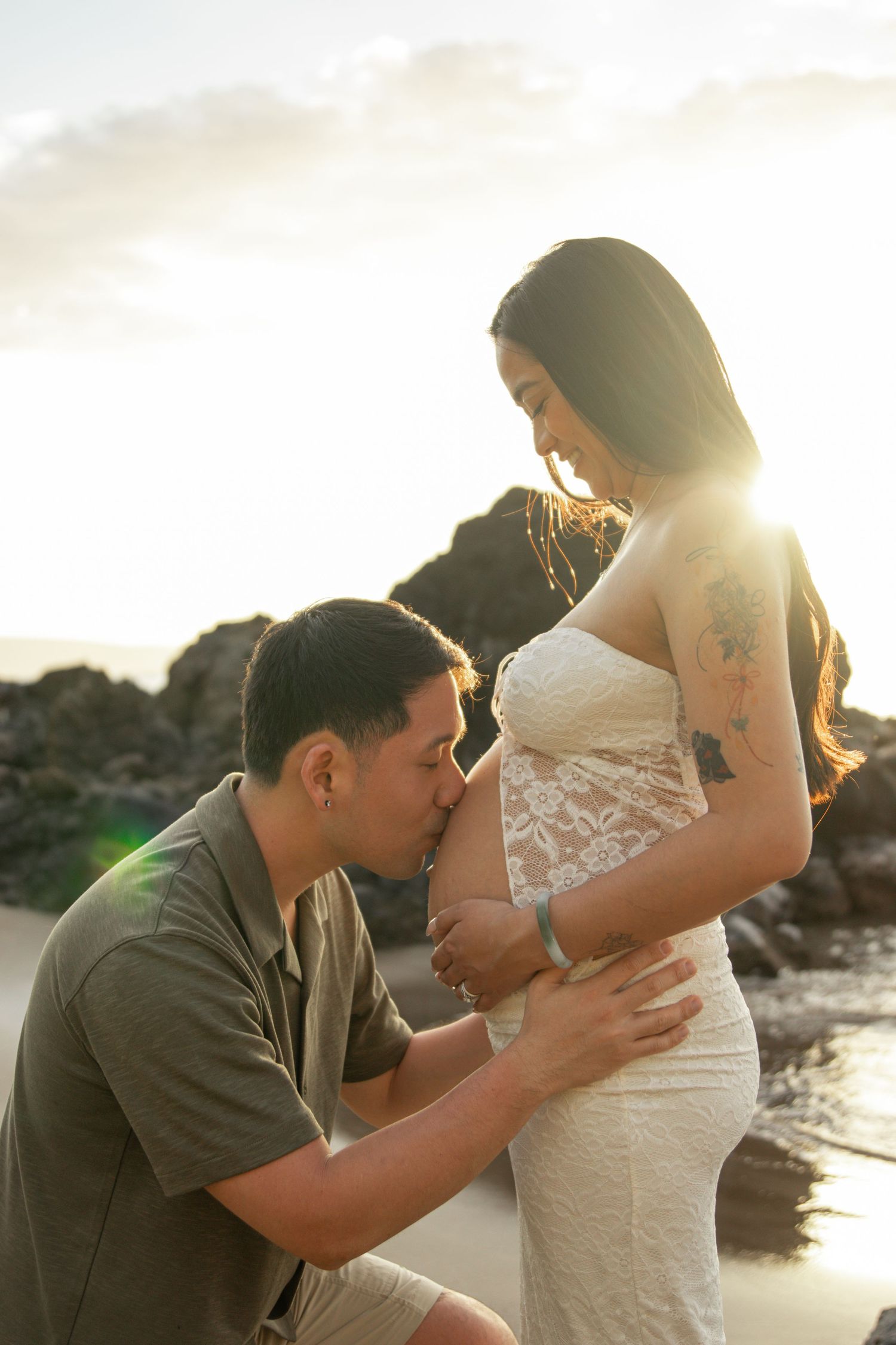 maui maternity photoshoot on the beach