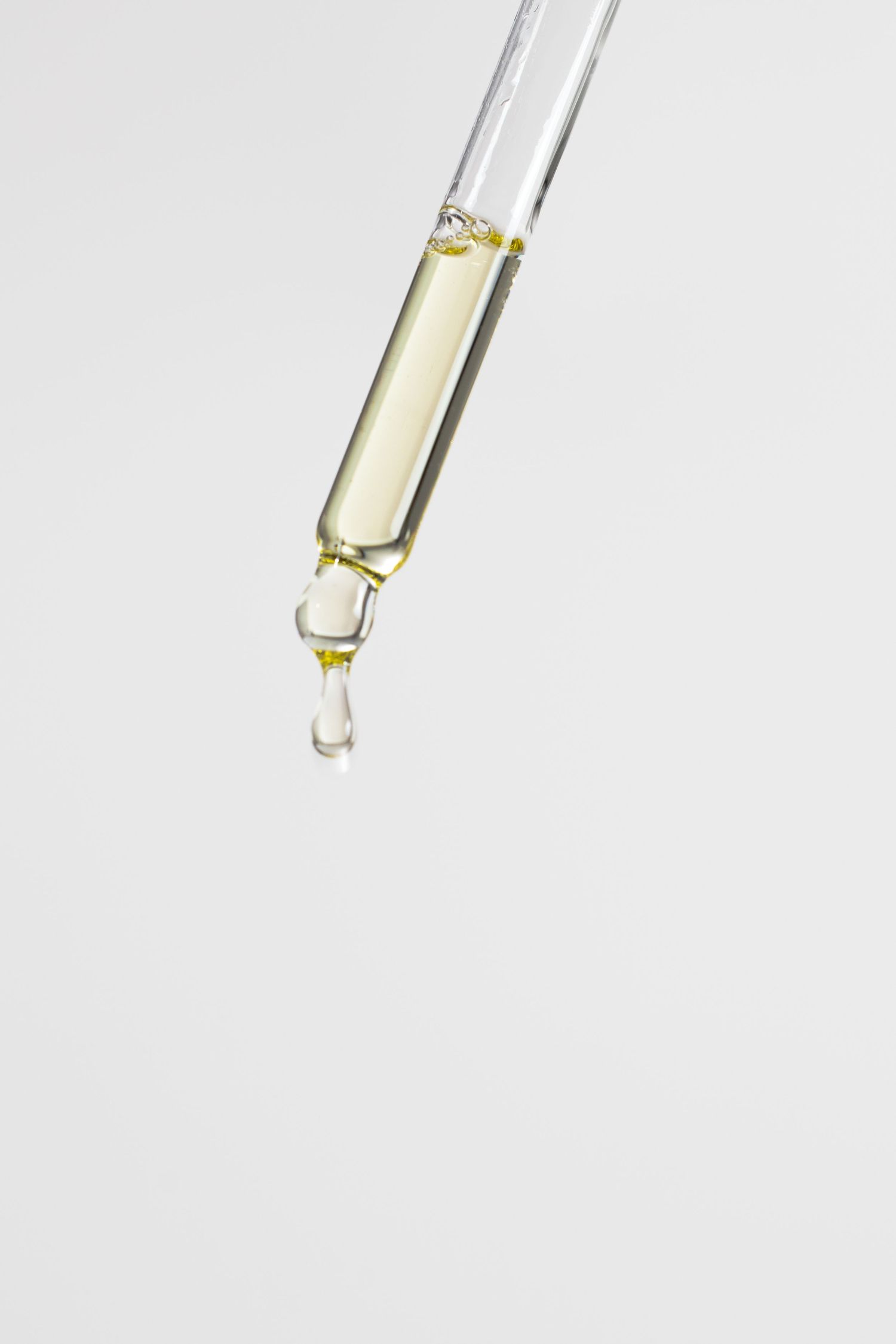 pipette shot for luxury body oil