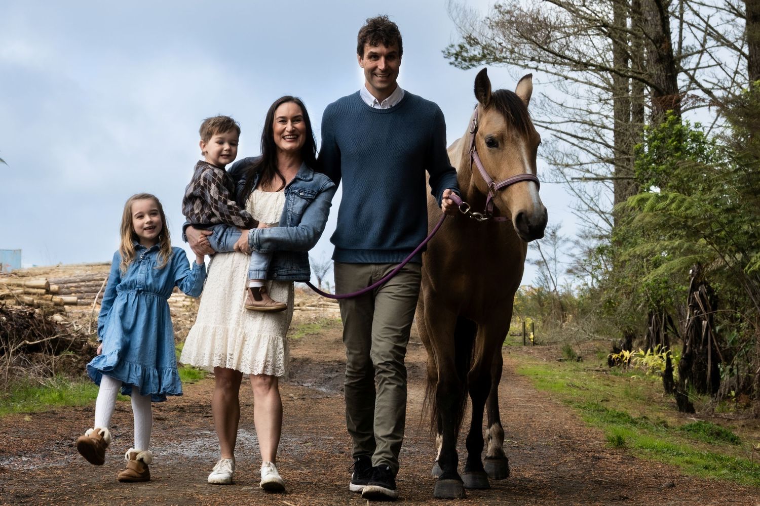 Family Photoshoot at an auckland location.