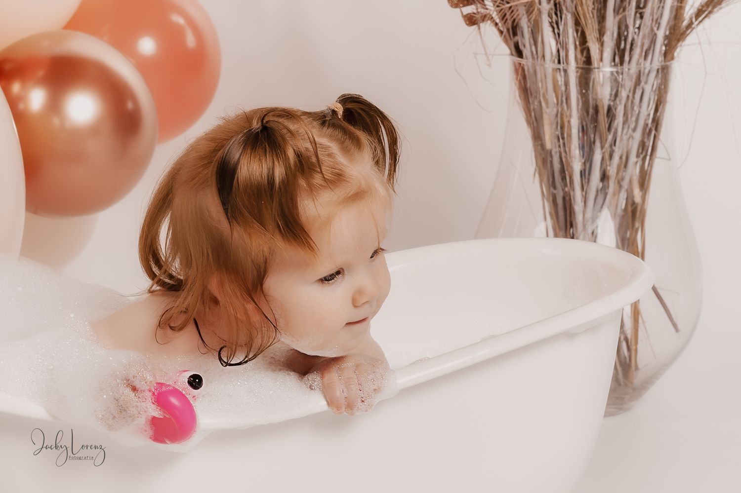 Baby in Badewanne mit Schaum, Shooting Jacky Lorenz Fotografie Koblenz