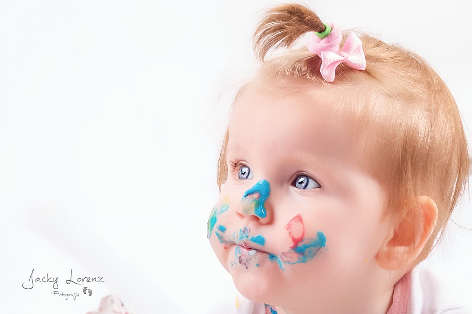 Baby malt mit Fingerfarbe, Babyshooting, Babyfotografie Jacky Lorenz Fotografie, Plaidt, Koblenz, Neuwied, Westerwald und Umgebung