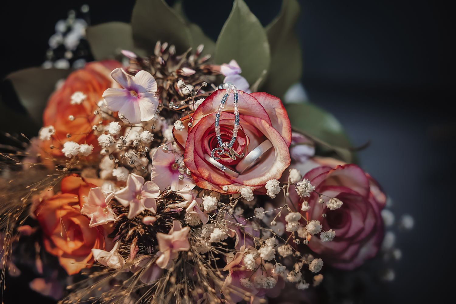 Details, Ringe im Brautstrauß, Hochzeitsfotografie, Jacky Lorenz Fotografie, Plaidt, Koblenz, Neuwied, Westerwald und Umgebung,