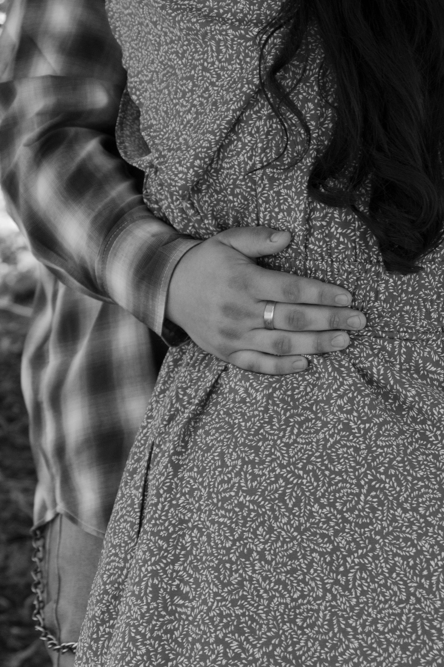 Film-inspired portrait of a couple in natural light