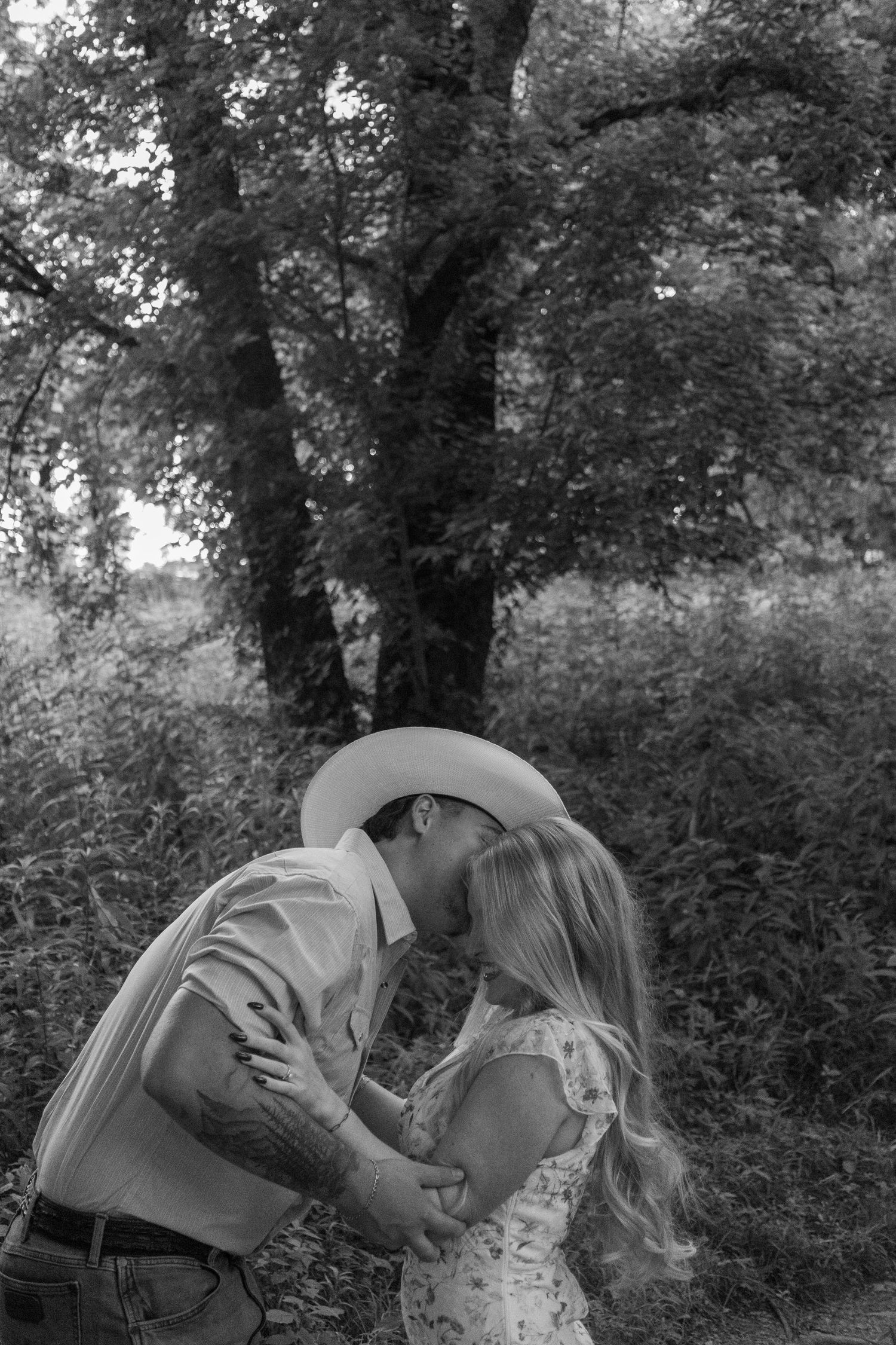 Lifestyle couple photography capturing genuine love and connection