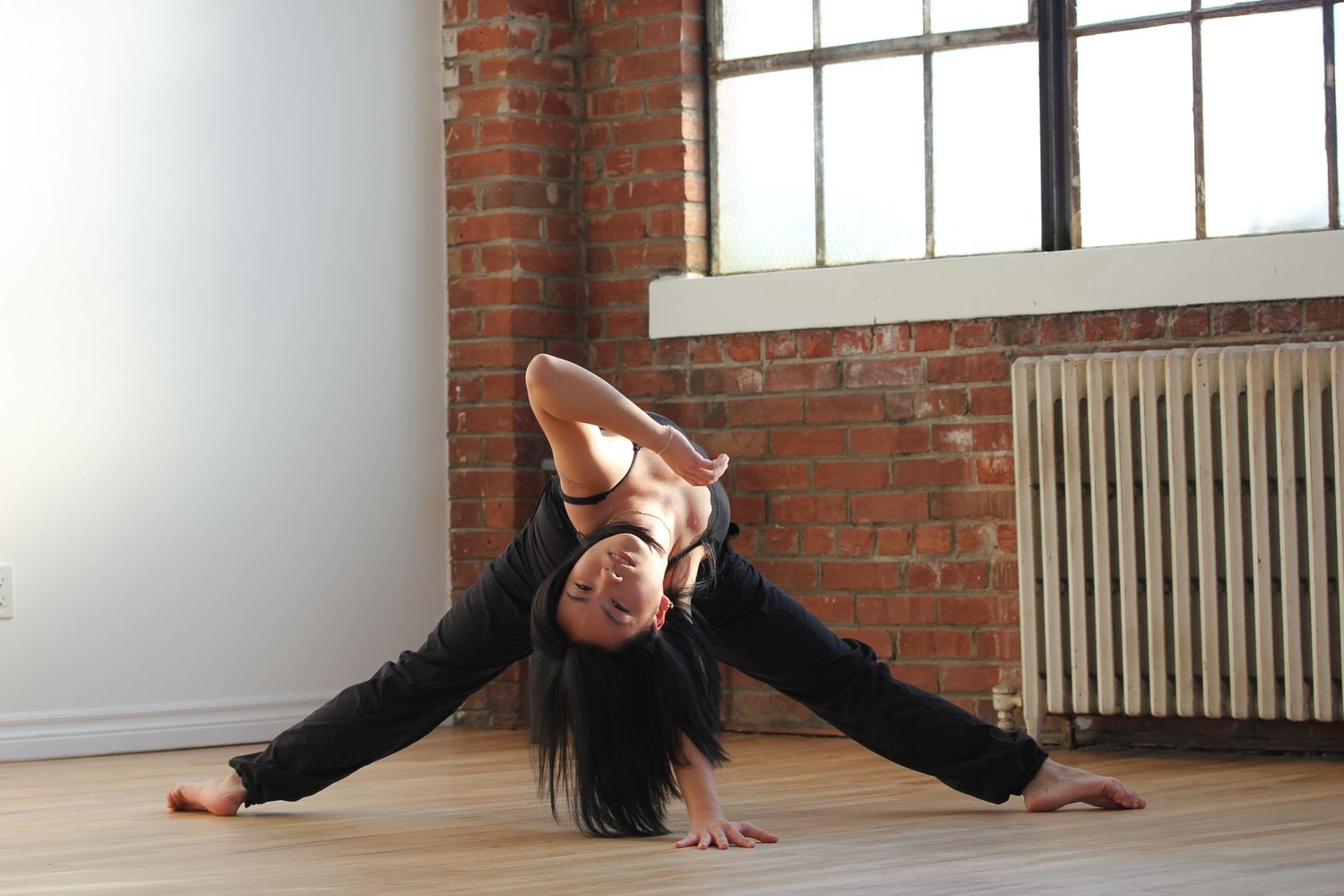 Dancer Sarah Kinley
Gaby Alfonso Photography
Natural light sunset portrait 
Dancer portrait in studio
Cocreate space 
Toronto, Ontario