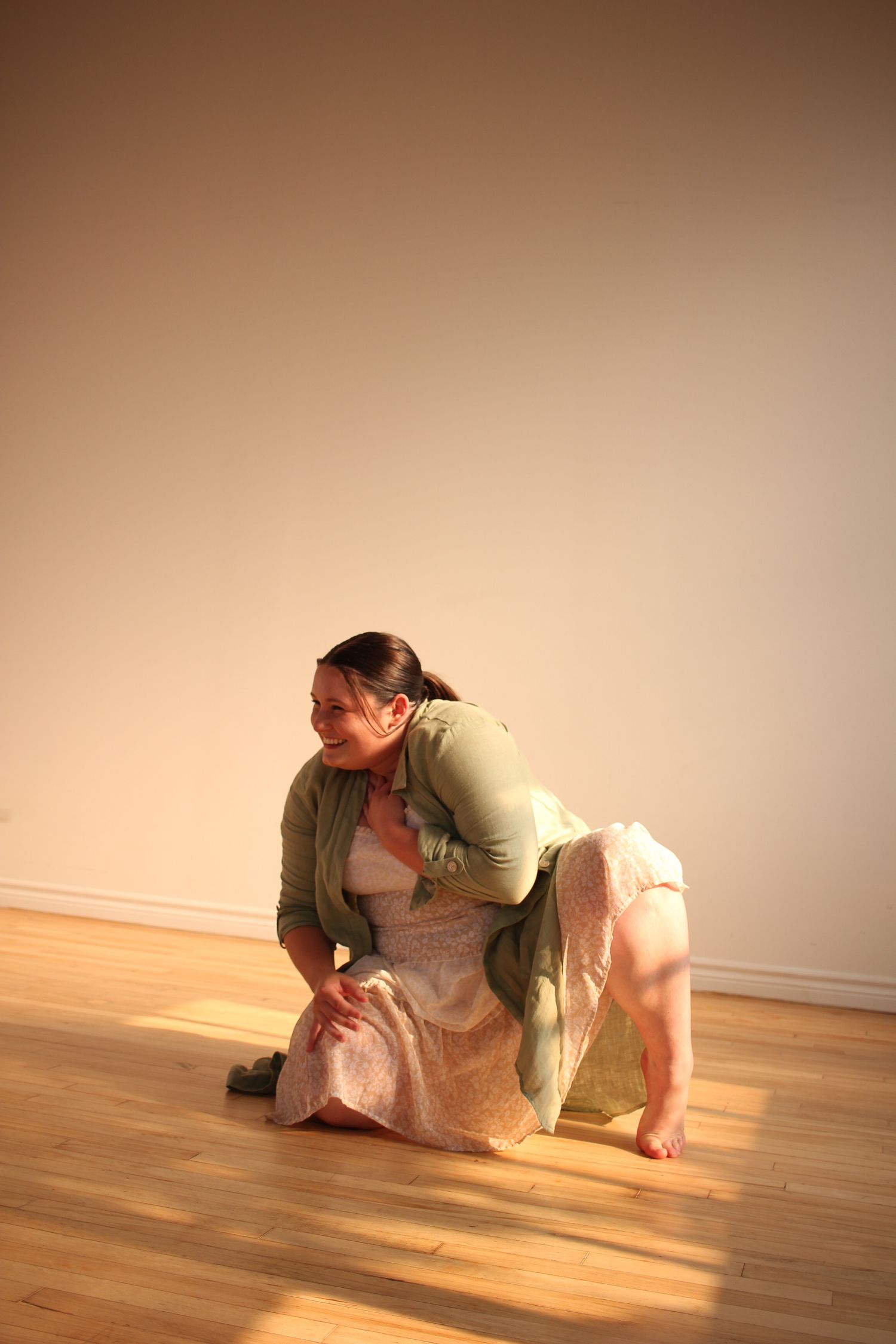 Dancer Rebecca Ward
MING MVMT
Gaby Alfonso Photography
Natural light sunset portrait 
Dancer portrait in studio
Cocreate space 
Toronto