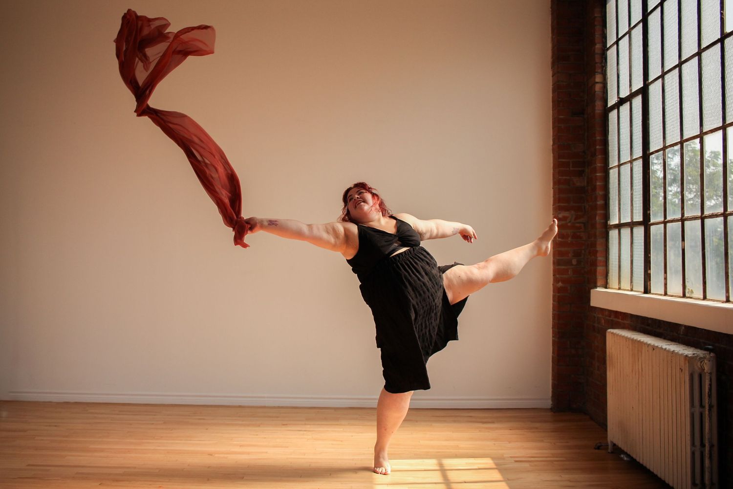 Dancer Michelle Hempstock
MING MVMT
Gaby Alfonso Photography
Natural light sunset portrait 
Dancer portrait in studio
Cocreatespace 
Toronto