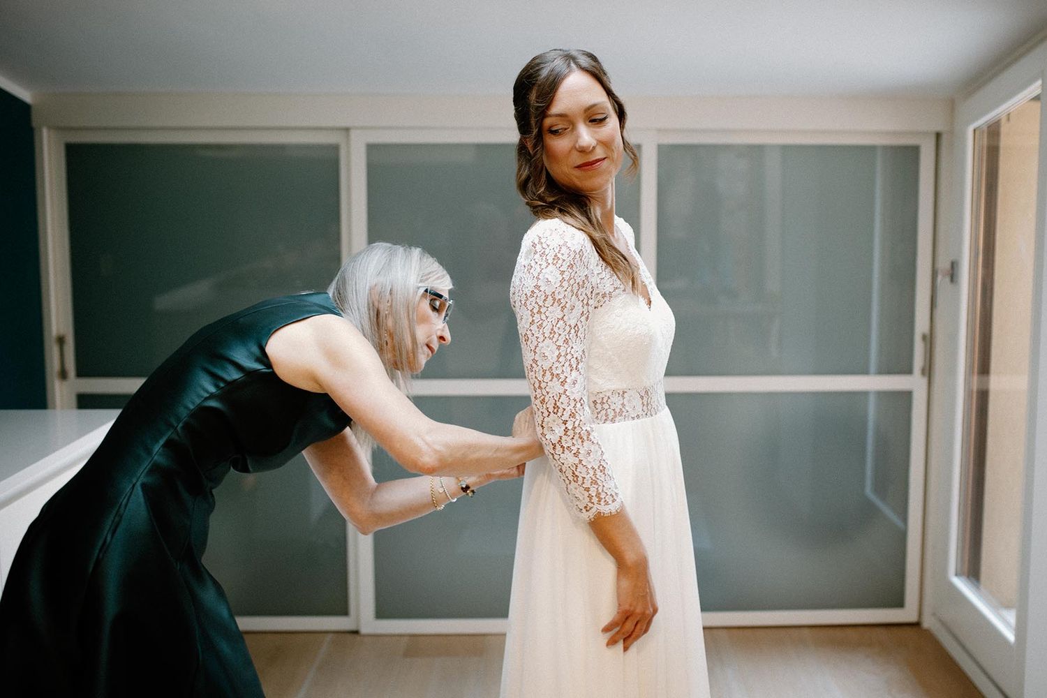 Preparativi della sposa prima del matrimonio a Monza