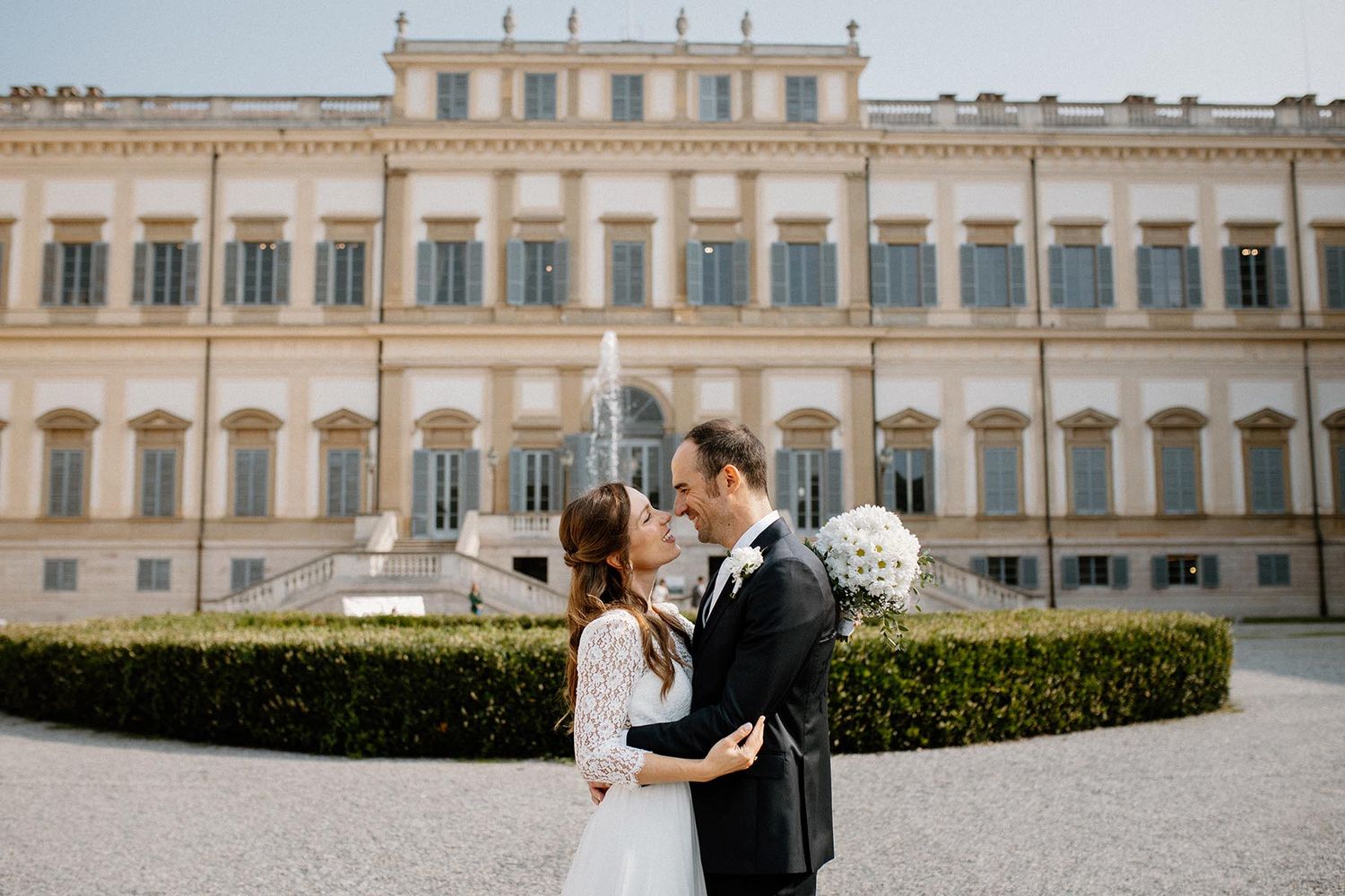 Foto degli sposi in Villa Reale di Monza