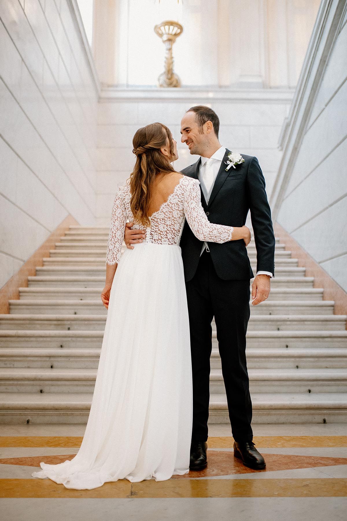 Shooting fotografico degli sposi in stile editoriale in Villa Reale di Monza