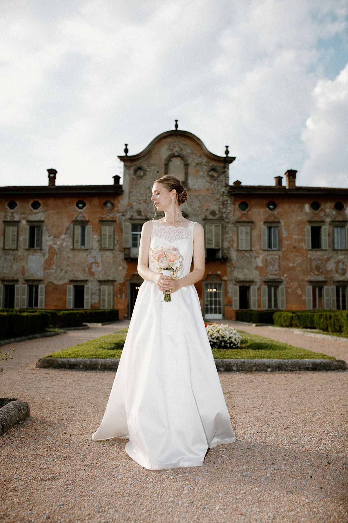 Ritratto degli sposi nei giardini di Villa Malliana