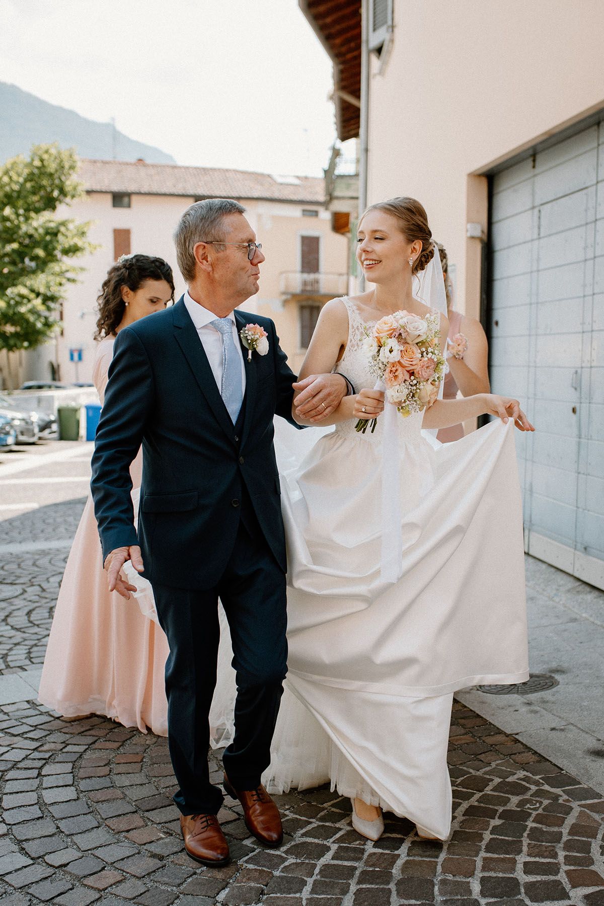 Cerimonia di matrimonio a Villa Malliana, coppia franco-italiana