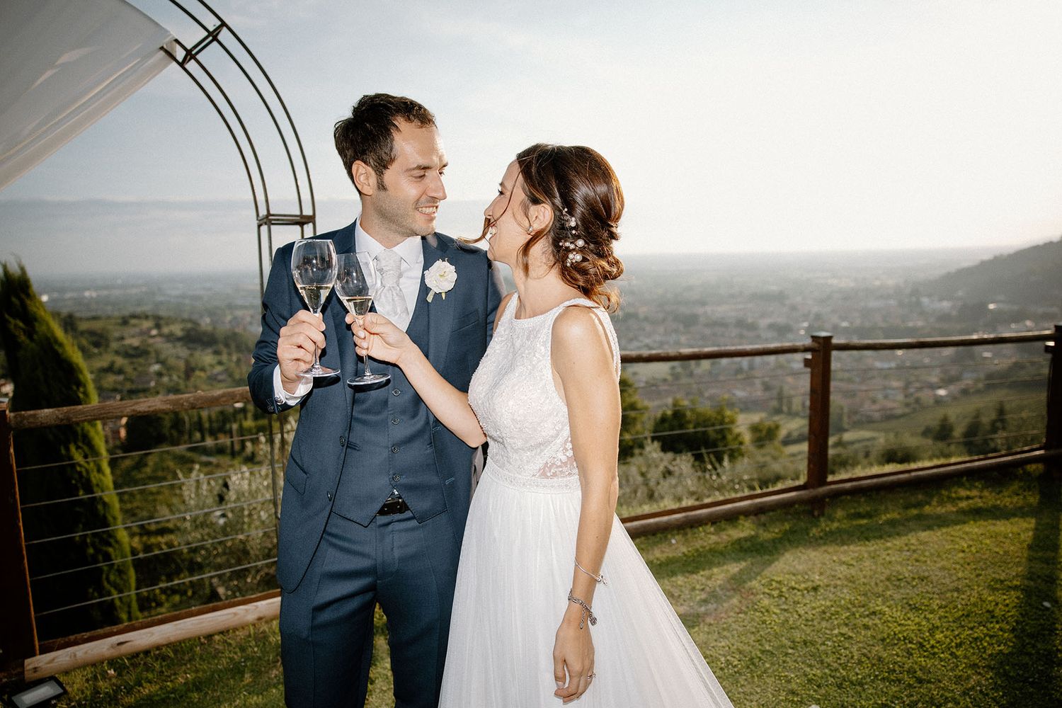 Festa di matrimonio a Le Cantorie tra amici e familiari