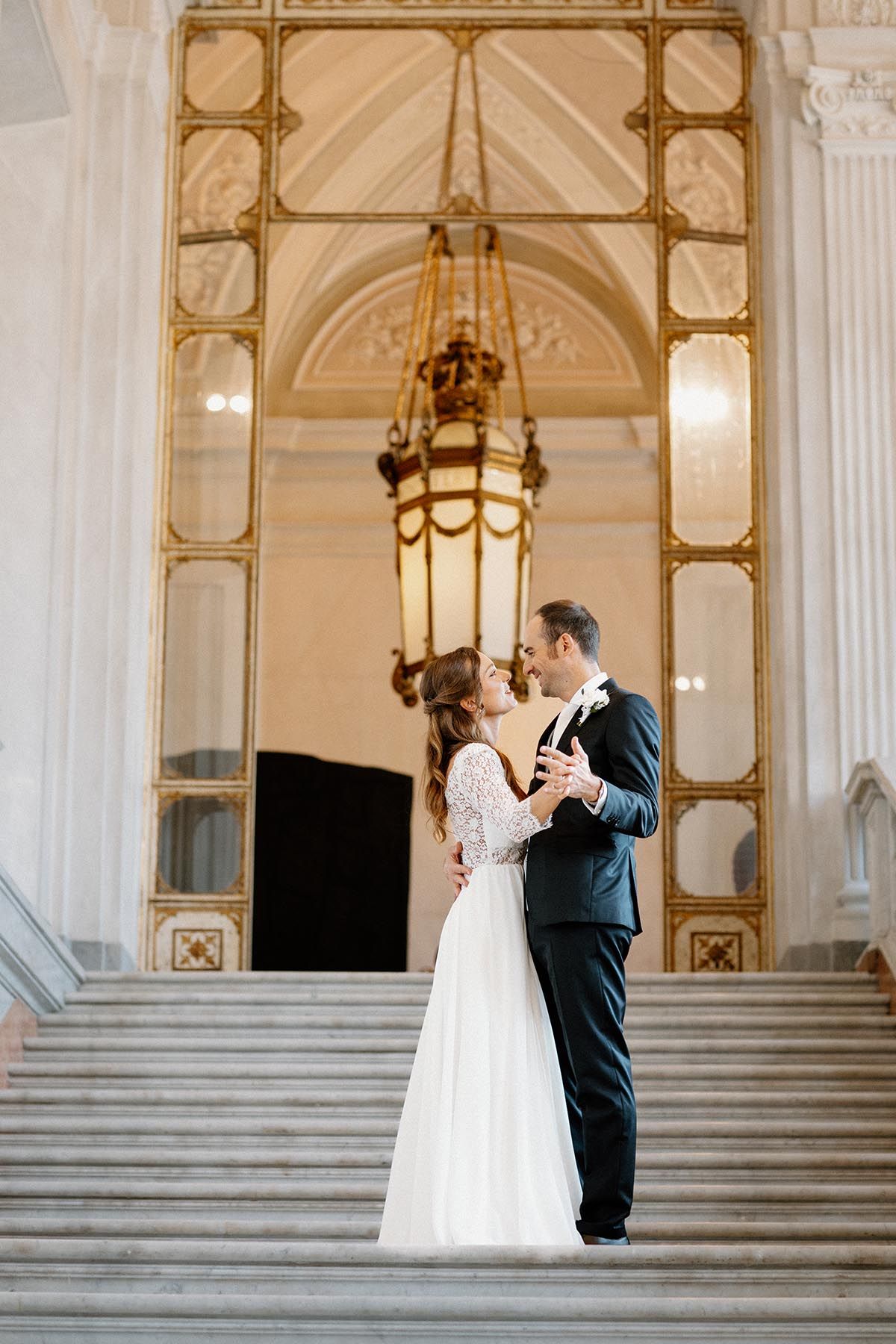 Shooting fotografico degli sposi in stile editoriale in Villa Reale di Monza
