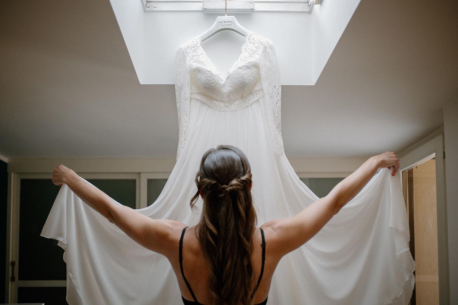 Preparativi della sposa prima del matrimonio a Monza