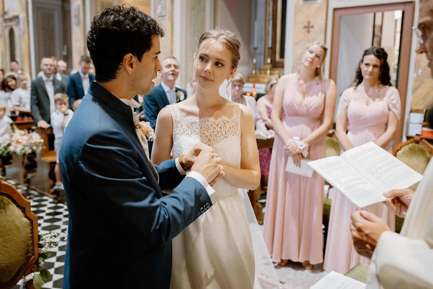 Cerimonia di matrimonio a Villa Malliana, coppia franco-italiana