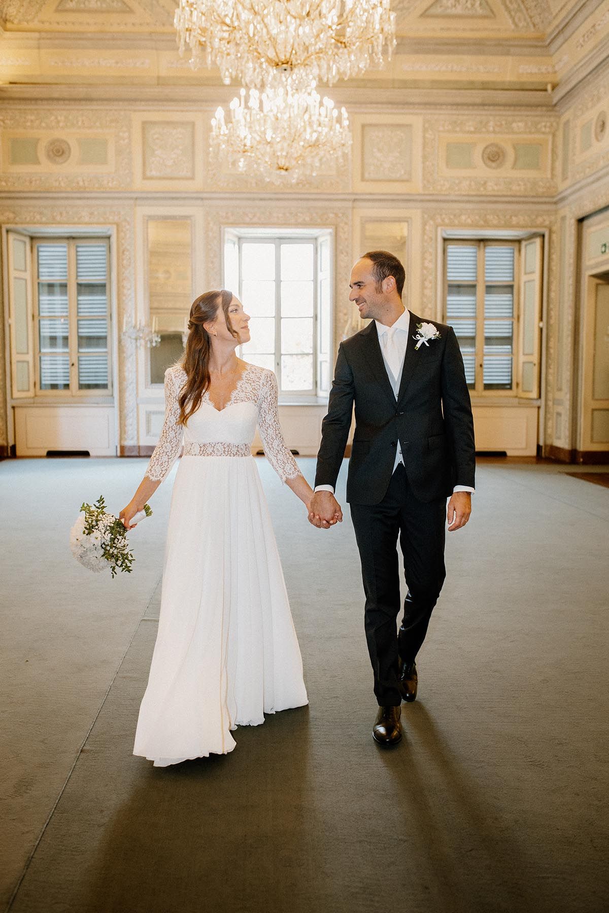 Shooting fotografico degli sposi in stile editoriale in Villa Reale di Monza