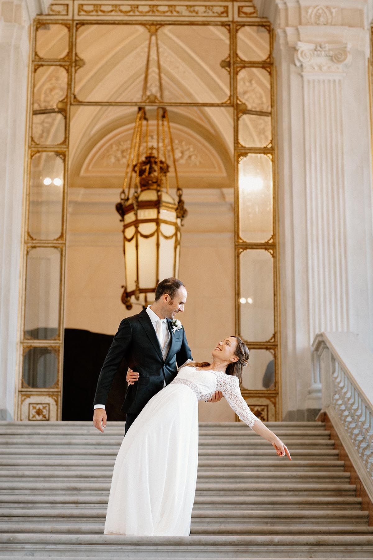 Shooting fotografico degli sposi in stile editoriale in Villa Reale di Monza