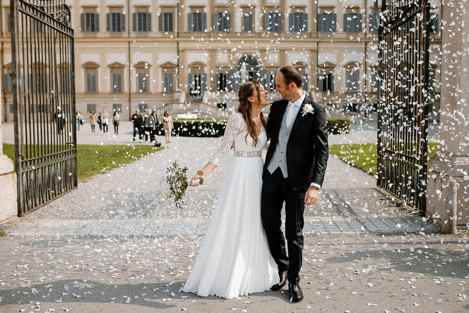 Foto degli sposi in Villa Reale di Monza