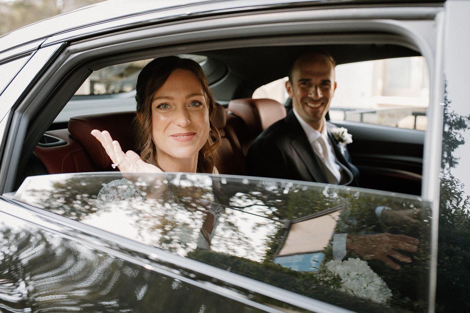 Arrivo della sposa in auto in Villa Reale a Monza