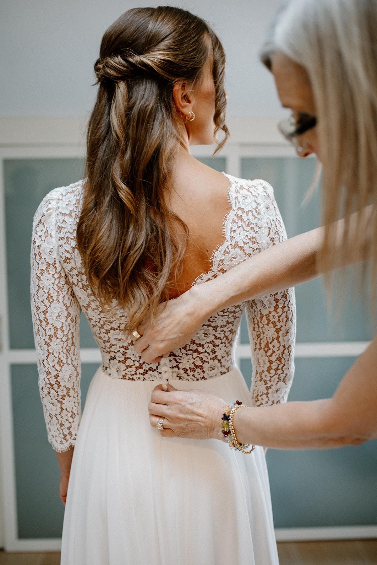 Preparativi della sposa prima del matrimonio a Monza