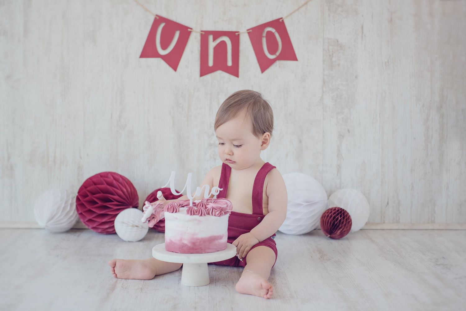 Sesión Fotográfica Bebés, Niños, Familia, Embarazada. Momentos espontáneos. Estudio fotográfico con luz natural en Reñaca. Smash the Cake.