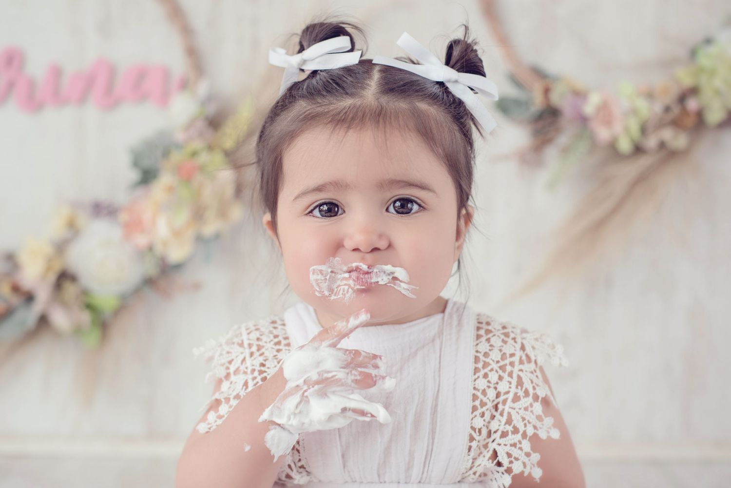Sesión Fotográfica Primer Cumple, Smash the Cake. Momentos espontáneos, Estudio fotográfico con luz natural en Reñaca.