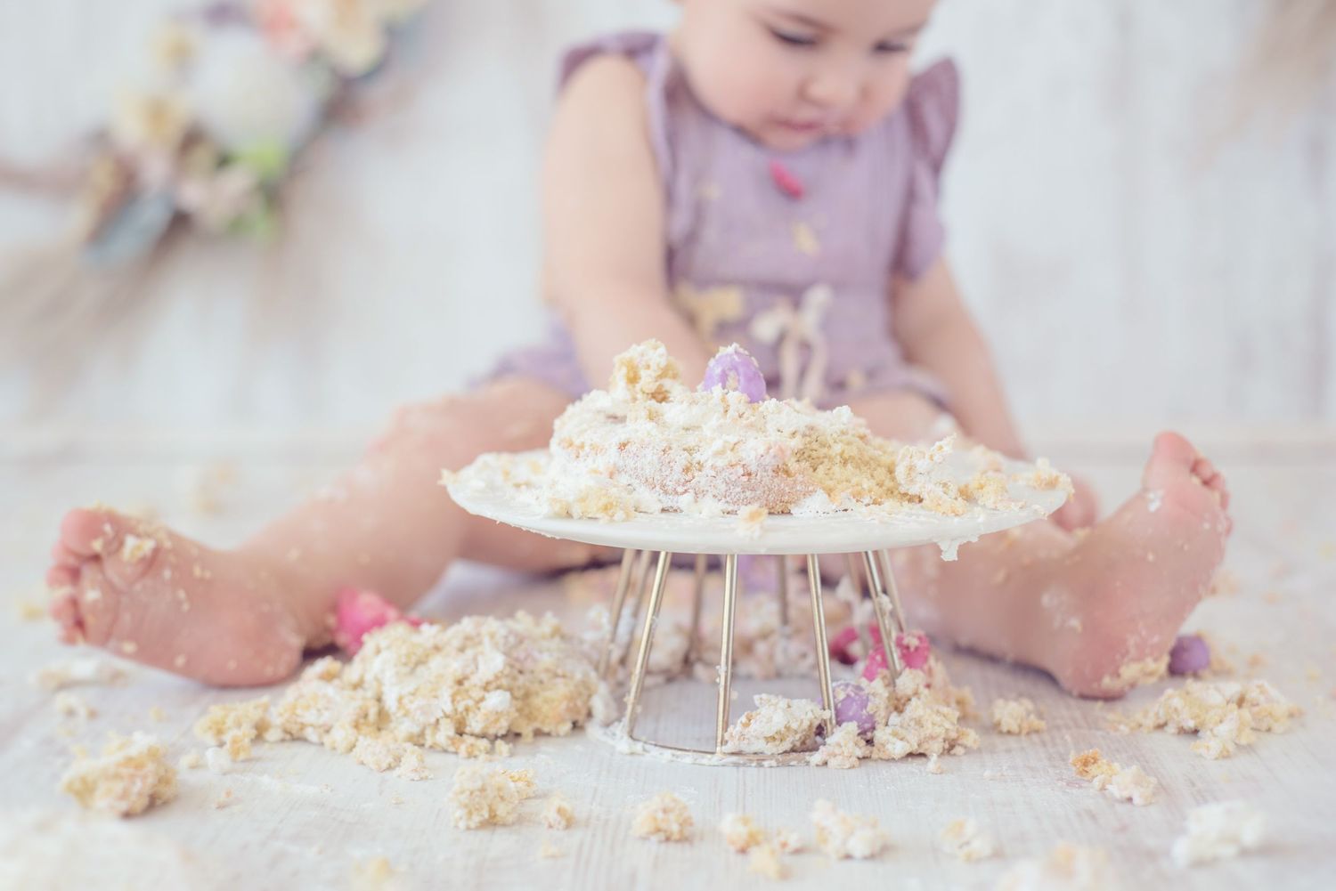 Sesión Fotográfica Bebés, Niños, Familia, Embarazada. Momentos espontáneos. Estudio fotográfico con luz natural en Reñaca. Smash the Cake.