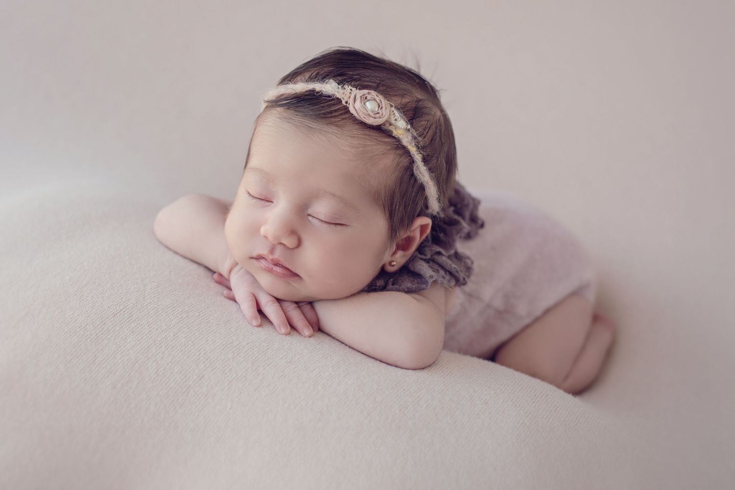Sesión Fotográfica Bebés, Niños, Familia, Embarazo. Momentos espontáneos, luz natural. Estudio en Reñaca. Recién Nacido Santiago, Viña