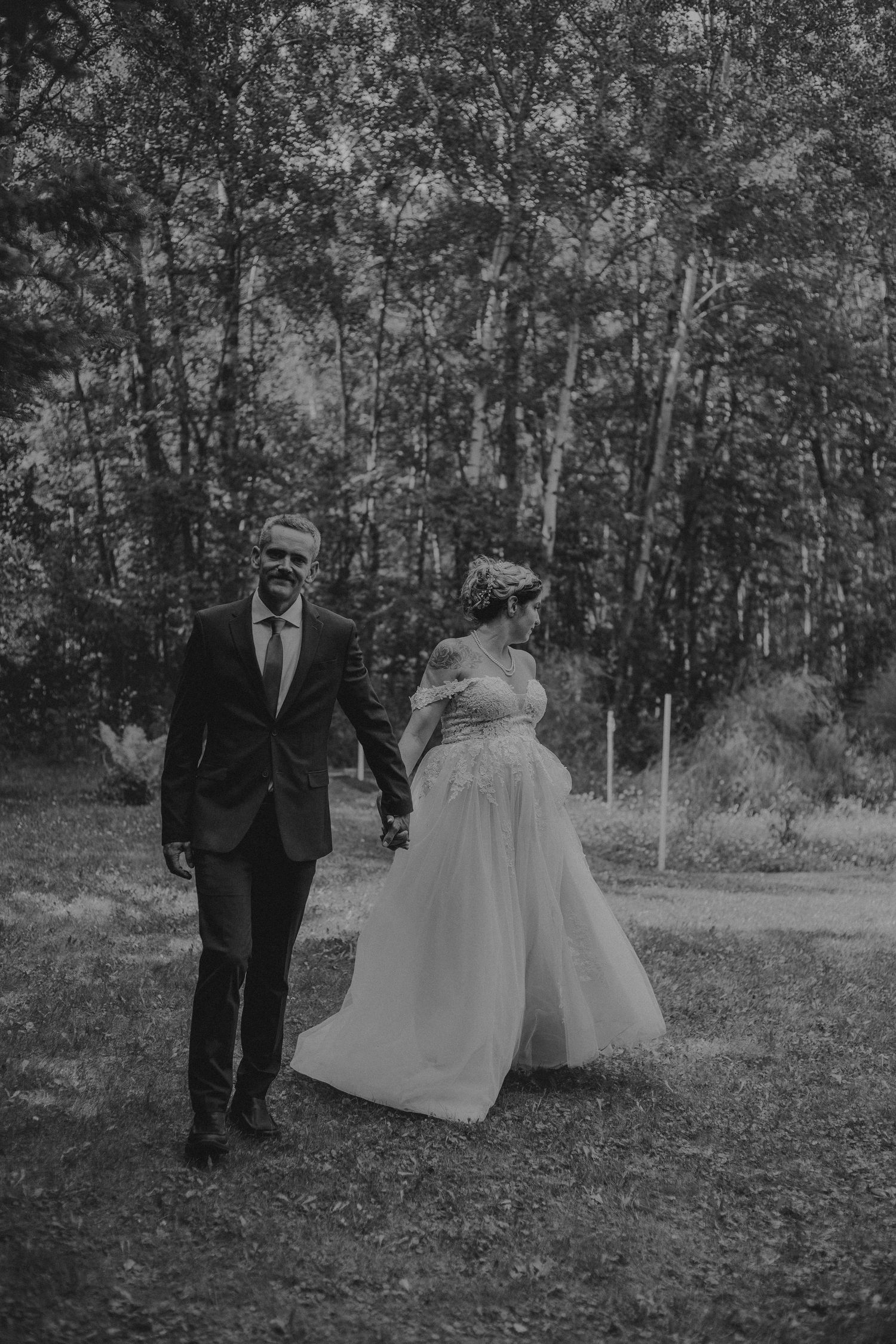 Garden outdoor weddings, wedding dresses, Sylvan Lake Wedding photographer, RedDeer wedding venues, Wedding photography packages,
