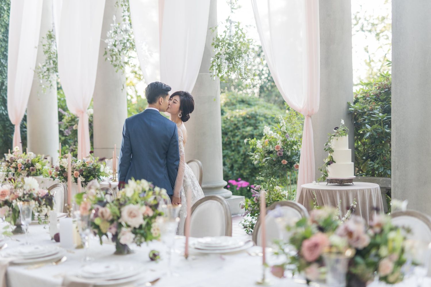 Wedding photographer in Vancouver
Vancouver wedding photographer
Wedding photographer in Vancouver
Wedding photographer in British Columbia