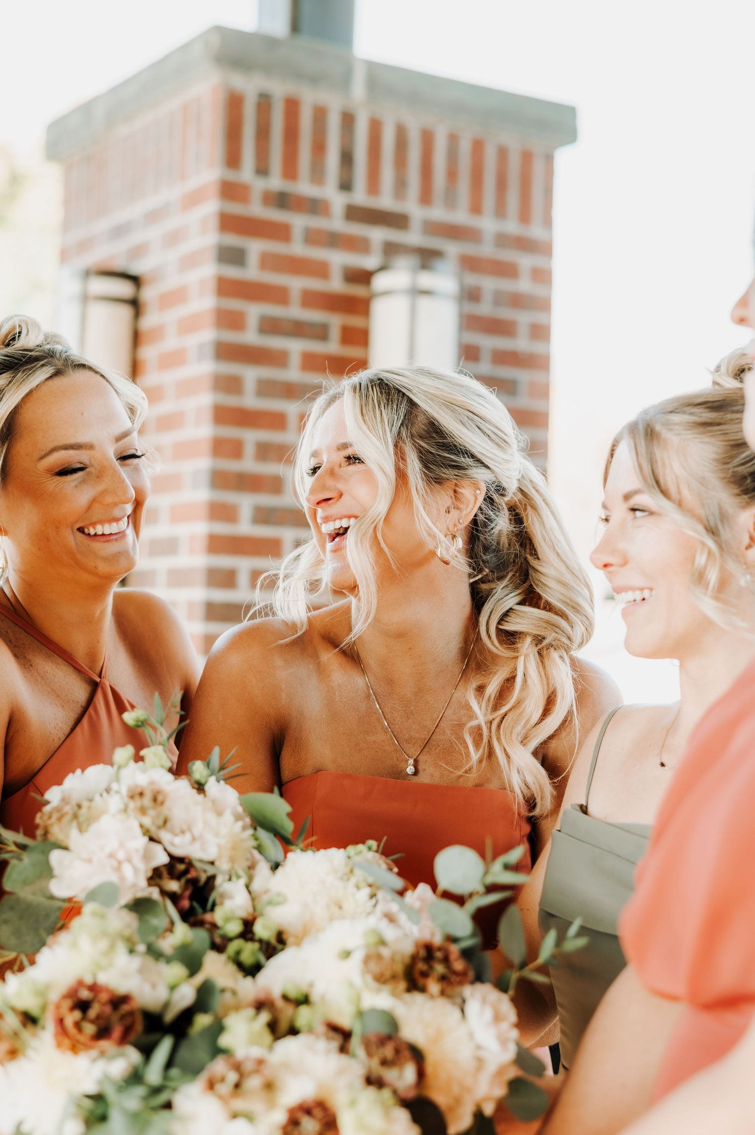 Bridesmaids laughing pictures ideas dresses flowers