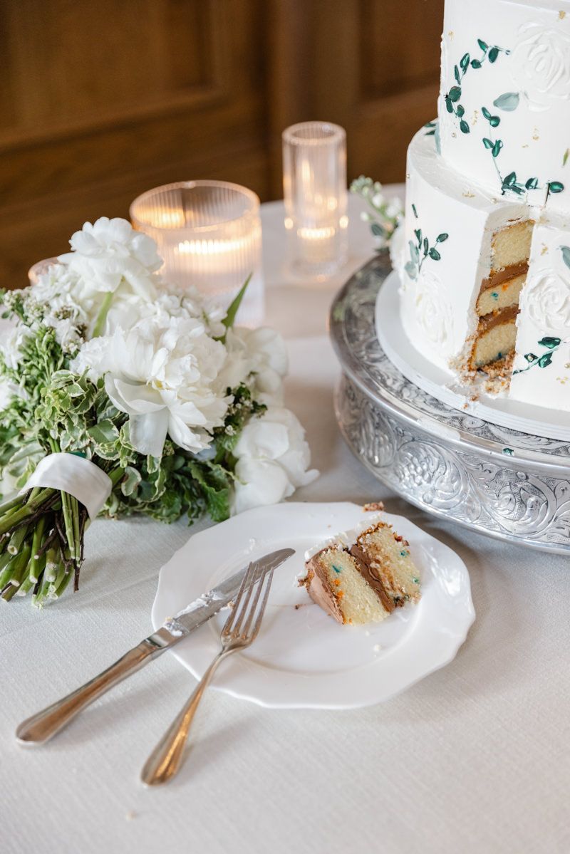 Wedding cake designed for St. Simons, Jekyll Island, Brunswick, and Sea Island weddings. Elegant coastal celebration detail.