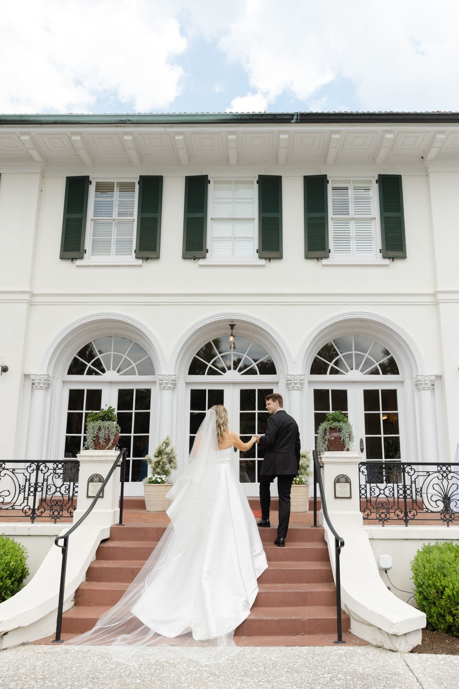 Cherokee Cottage wedding at Jekyll Island Club with romantic ceremony and reception in a historic Southern coastal setting.