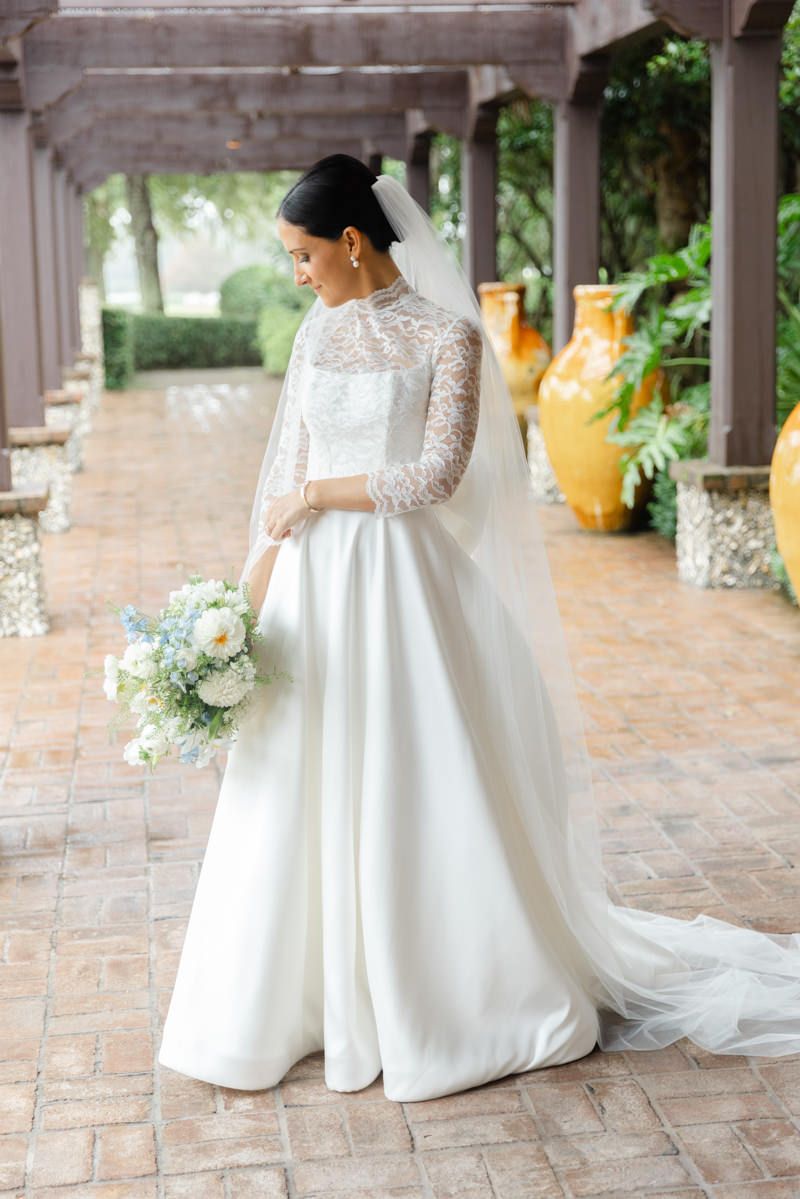 Elegant bridal portrait at Frederica Golf Club on St. Simons Island, captured by wedding photographer in the Golden Isles.