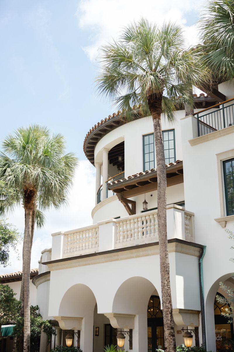 Luxury Sea Island wedding at The Cloister resort in Georgia. Candid, documentary-style wedding photography.