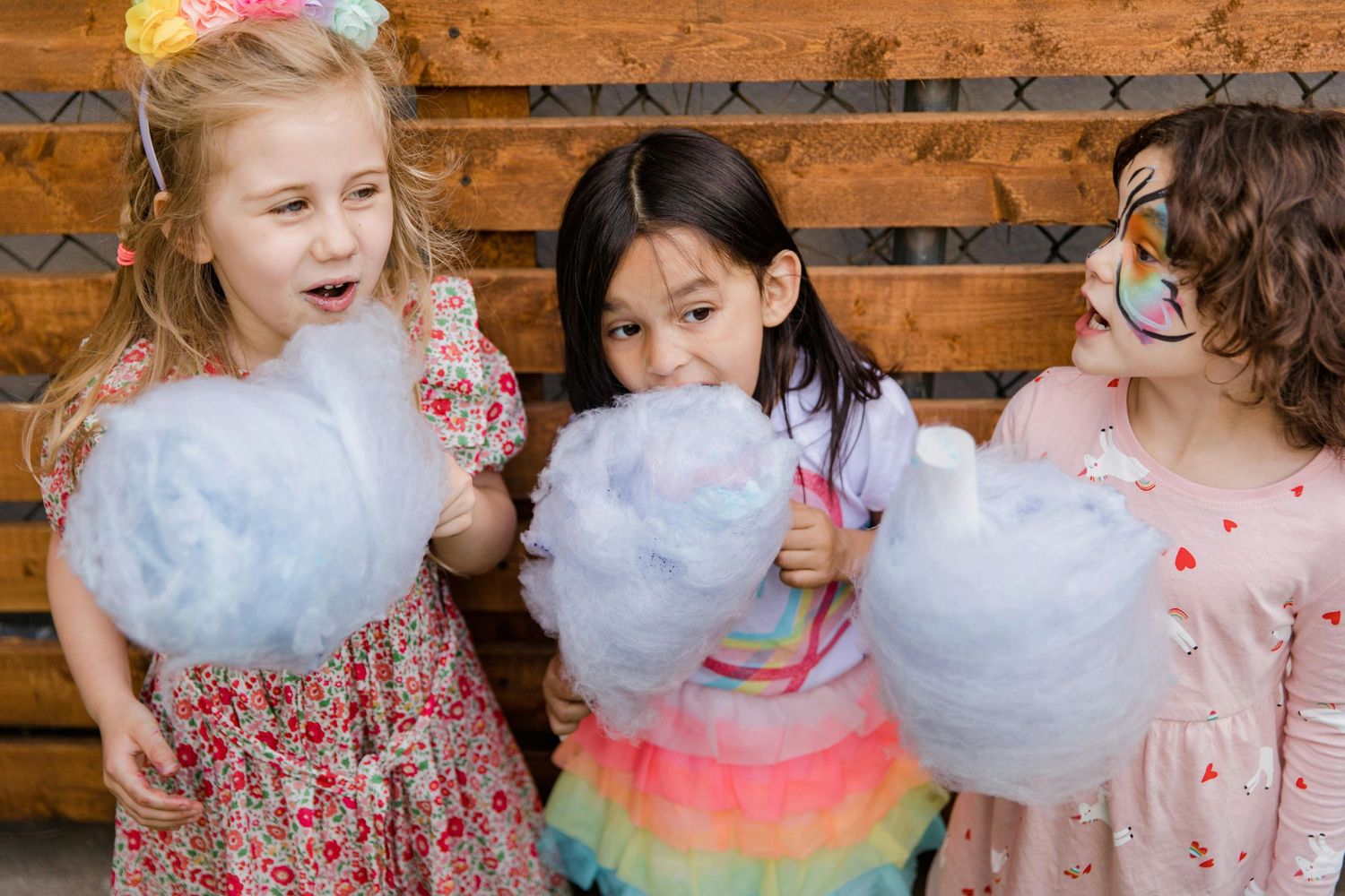 Kingman birthday bash, kids celebrating together, colorful decorations, photographed by premier Arizona children photographer.
