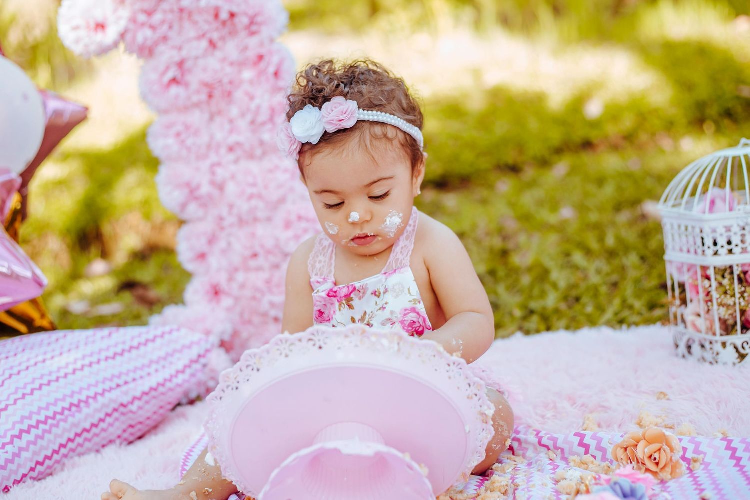 Jerome baby smash cake session, fun and laughter, golden-hour light, photographed by Arizona children photographer.