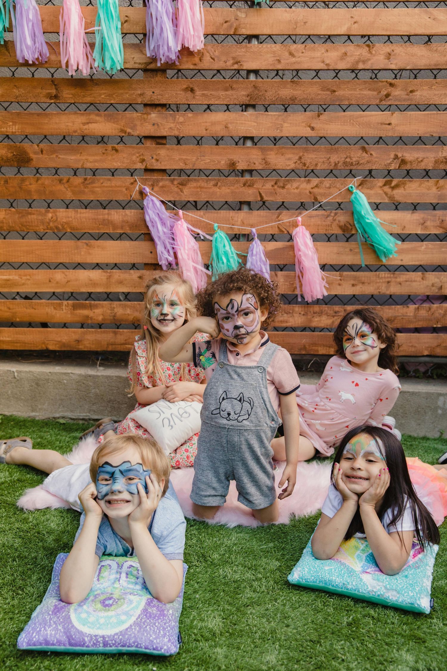 Show Low birthday celebration, children smiling, birthday games, captured by premier Arizona children photographer.