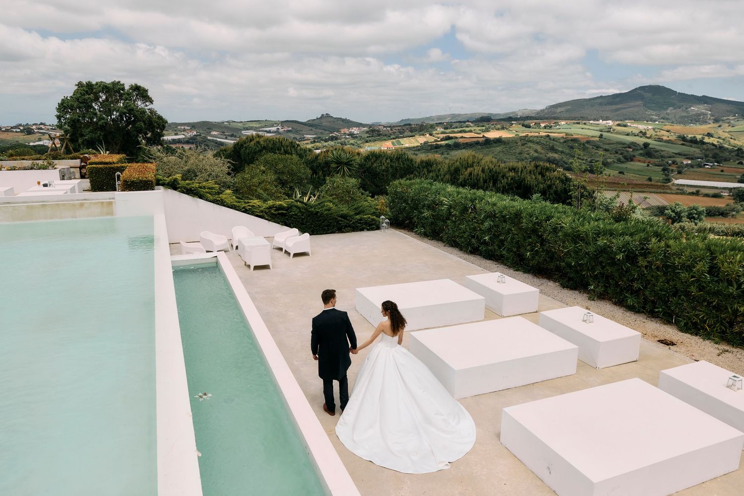 Luxury editorial wedding photography capturing intimate, cinematic love stories across France and Europe. Blending documentary storytelling