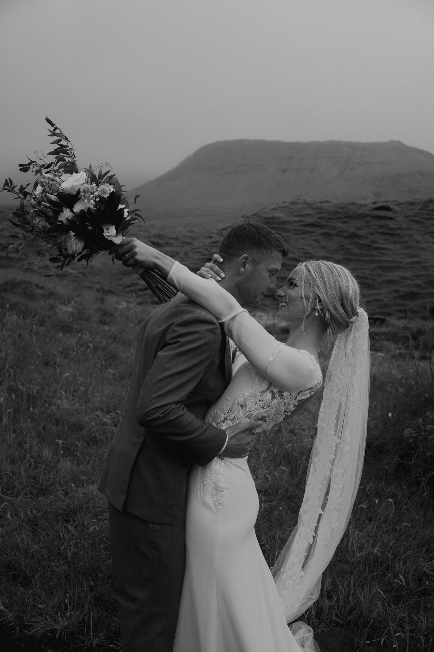 Luxury editorial wedding photography capturing intimate, cinematic love stories across France and Europe. Blending documentary storytelling