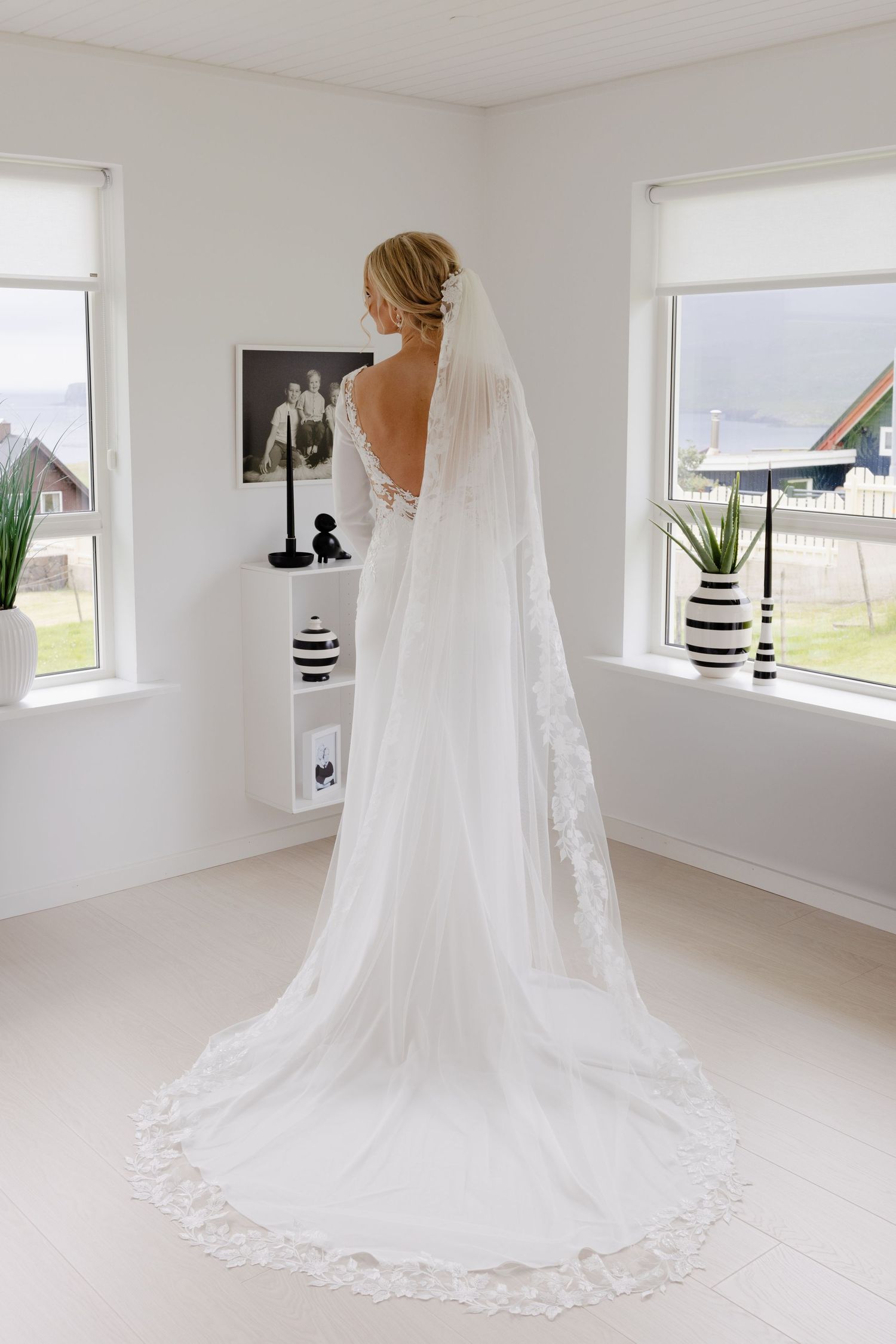 Luxury editorial wedding photography capturing intimate love stories across Paris & Europe.