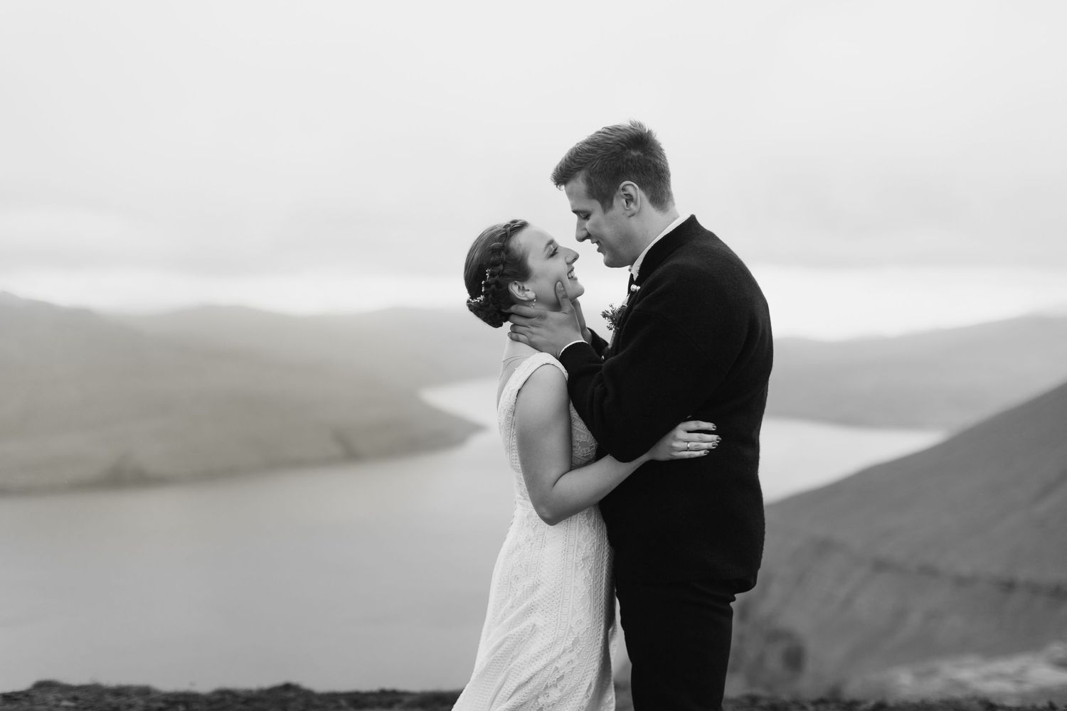 Luxury editorial wedding photography capturing intimate, cinematic love stories across France and Europe. Blending documentary storytelling