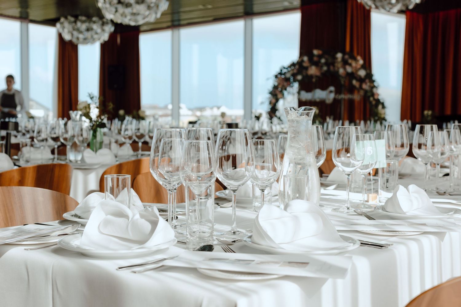 Luxury editorial wedding photography capturing intimate, cinematic love stories across France and Europe. Blending documentary storytelling
